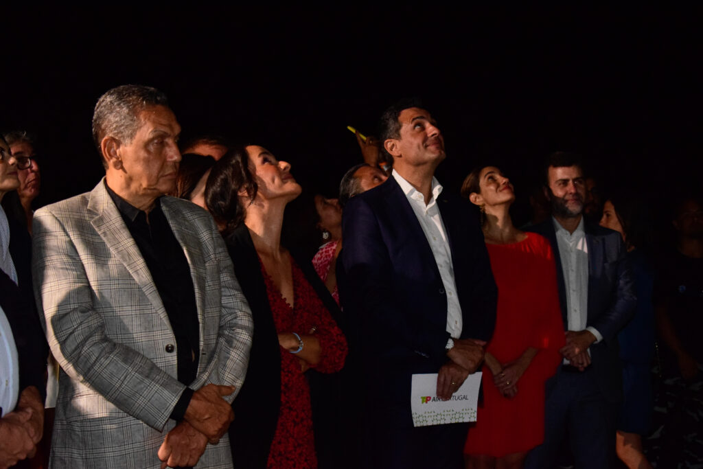 Carlos Antunes admirando o acender das luzes no Cristo Carlos Antunes admirando o acender das luzes no Cristo