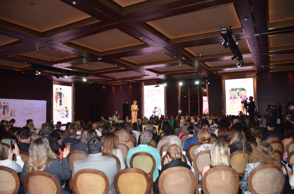 Cerca de 700 pessoas se inscreveram no evento, entre online e presencial