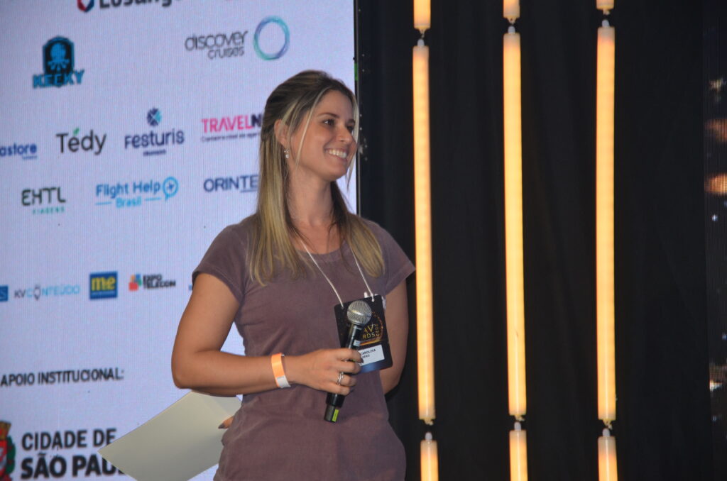 Ana Carolina, da Hero