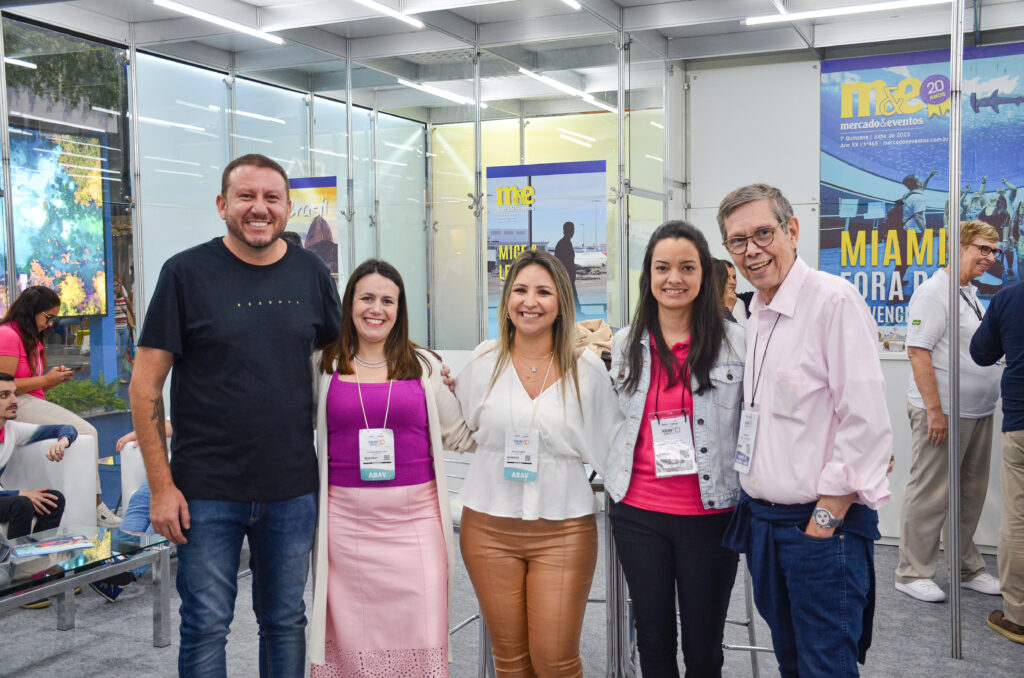 Equipe da Abav-SP l Aviesp