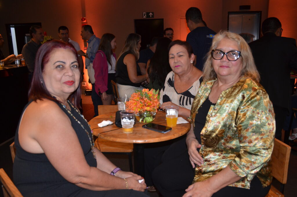 Rosangela Chagas, Abav Amapa, Edna Rocha, da Abav Pará e Gilka Soares, da Abav Amapa