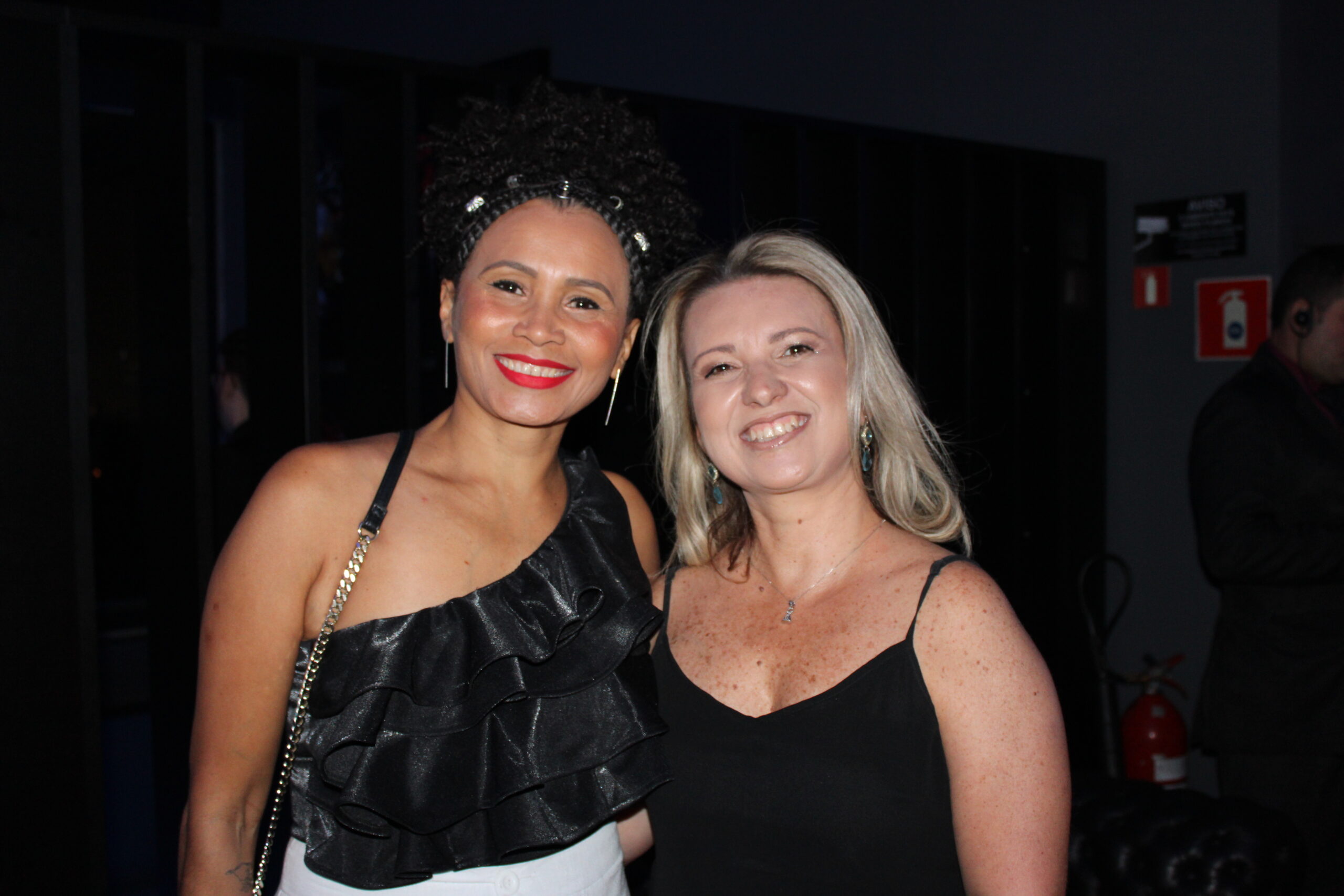 Dorivania Moraes, da Costa, com Vera Kiste, da RCA Dorivania Moraes, da Costa, com Vera Kiste, da RCA