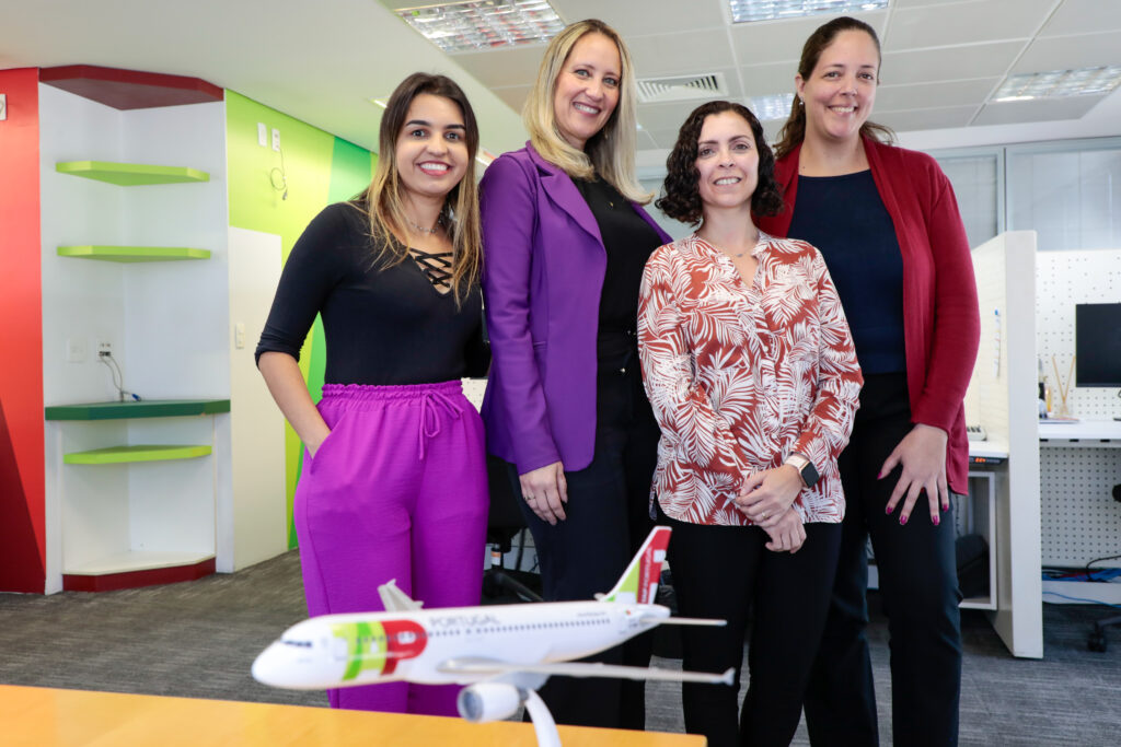 Elaine Viana, Nubia Rabello, Rosenete Xavier e Caroline Oliveira, do Departamento de Help Desk