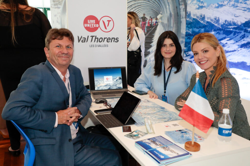 Éric Bonnel, da Val Thorens Tours, Adriana Campos, e Andrea Barros, da A.Travel