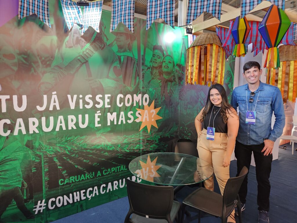 Erika Luana e Vital Florencio secretario Executivo de Turismo 1 Caruaru divulga pela primeira vez todo seu potencial turístico em feira de Turismo