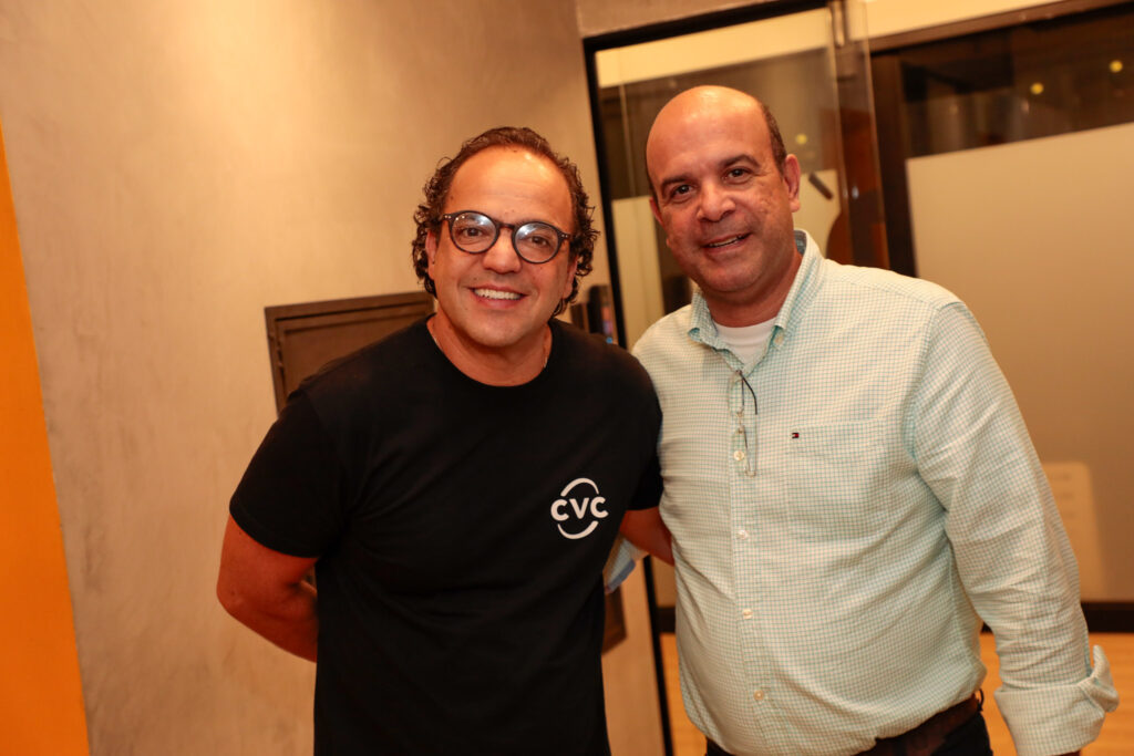 Fabio Godinho, CEO da CVC Corp, e Raul Monteiro, do Meliã Hotels