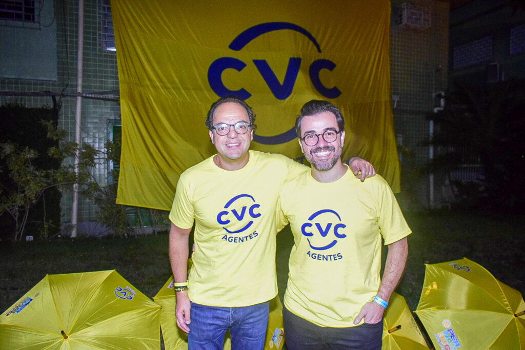 Fábio Godinho, CEO da CVC e Thiago Quilici, franqueado Master do RJ