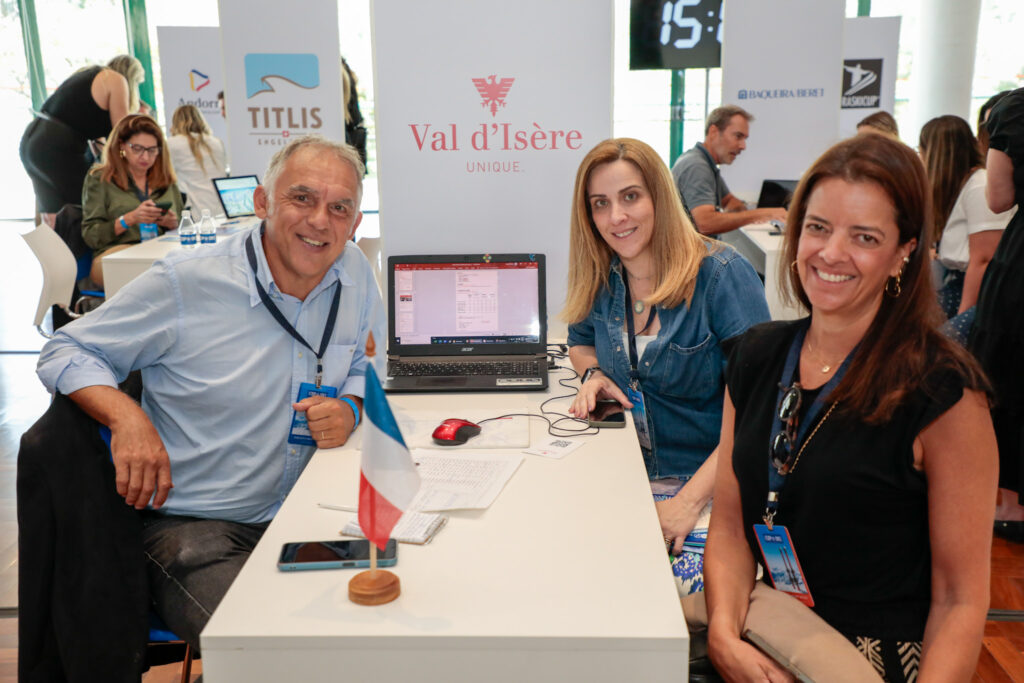 Gilles Chatton, da Val d'isère, Letícia Martinez, e Camila Raffaeli, da 108 Travel