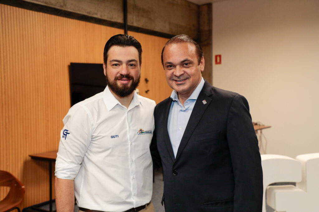 Guti, prefeito de Guarulhos, e Roberto de Lucena, secretário de turismo do estado de São Paulo Guti, prefeito de Guarulhos, e Roberto de Lucena, secretário de turismo do estado de São Paulo