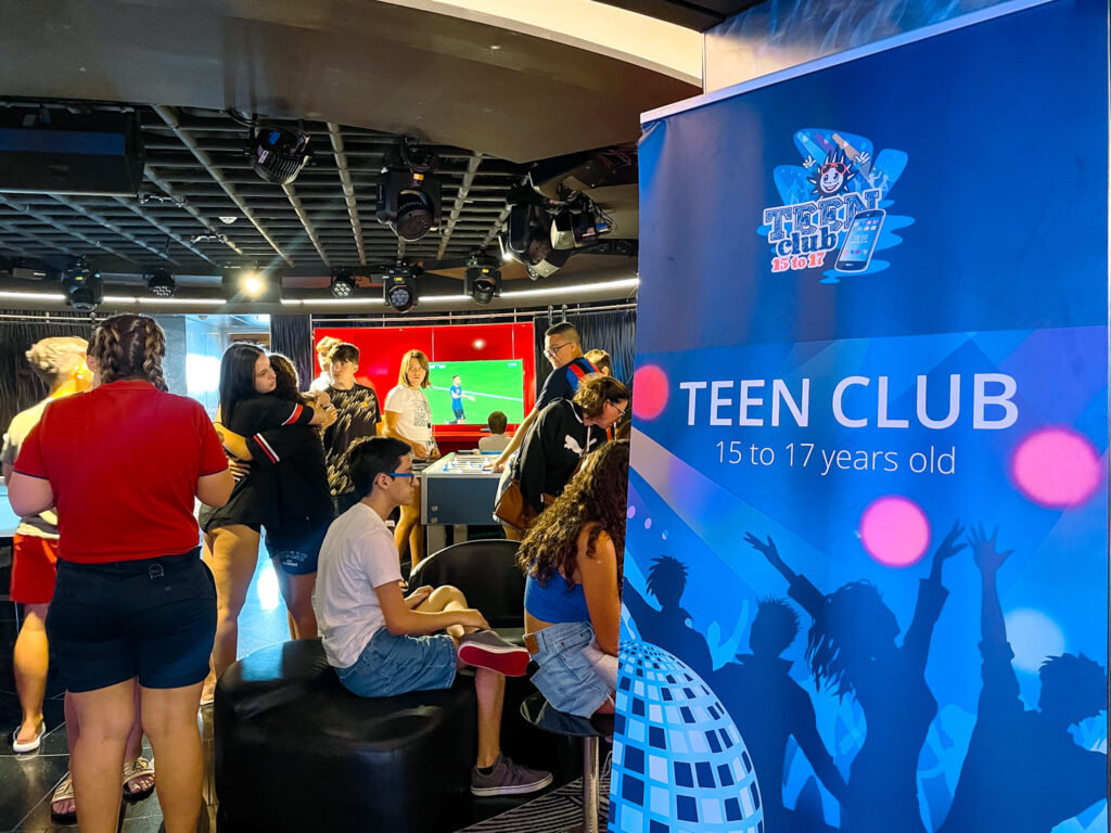O Young Clube e o Teens Club são muito buscados pelos mais jovens para festas e jogos
