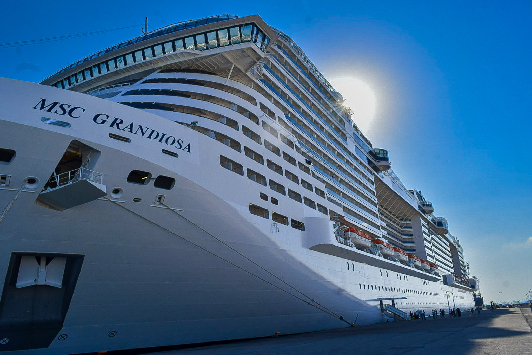 MSC Grandiosa no porto de La Goulette, na Tunísia