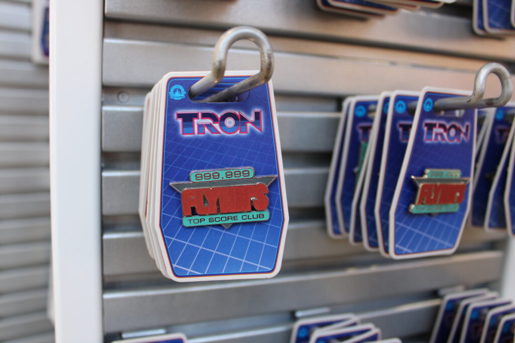 Confira os produtos exclusivos de TRON comercializados pela Disney no Magic Kingdom; fotos Confira os produtos exclusivos de TRON comercializados pela Disney no Magic Kingdom; fotos