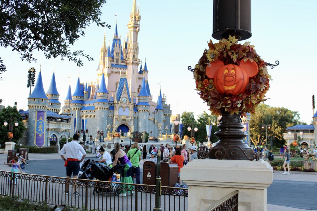 Magic Kingdom todo enfeitado para o Halloween