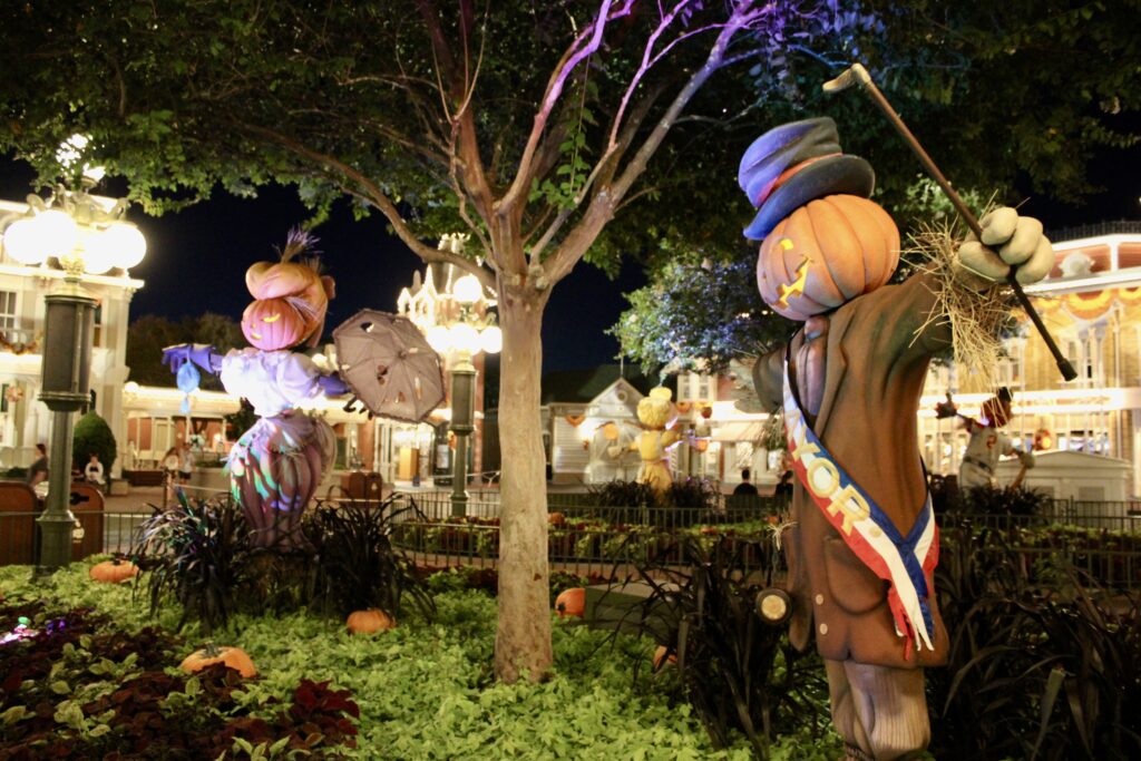 IMG 6384 'Mickey’s Not-So-Scary': Disney festeja Halloween com muitas cores e fantasias; veja fotos