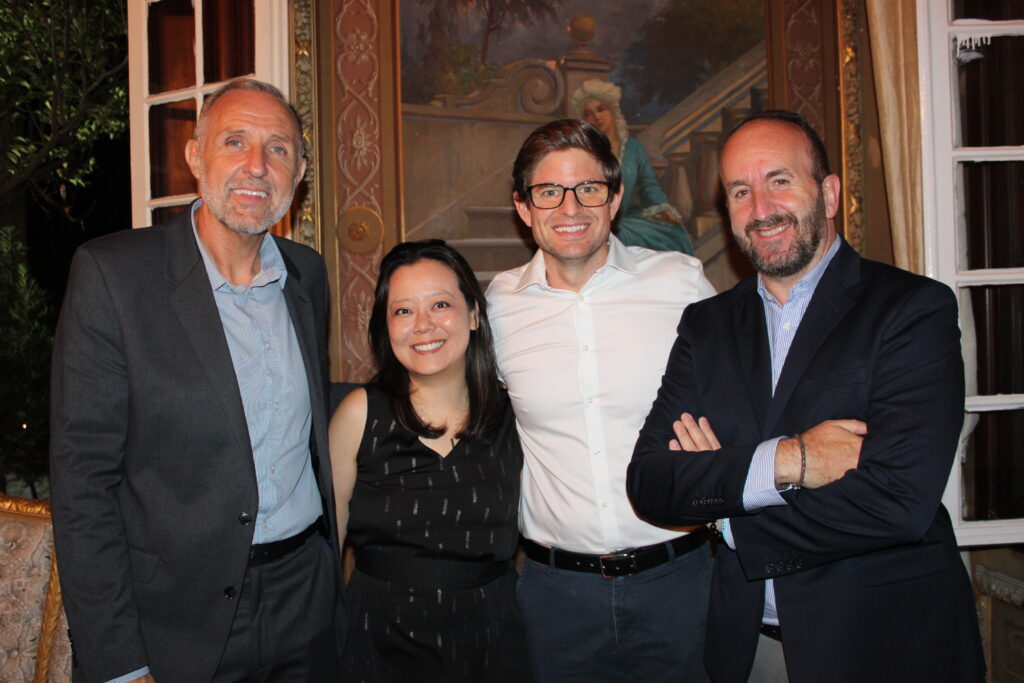 Gustavo Esusy, com Claudia Shishido e Gonzalo Romero, da Air Europa, e Andrea Taddei, da ITA Airways Gustavo Esusy, com Claudia Shishido e Gonzalo Romero, da Air Europa, e Andrea Taddei, da ITA Airways