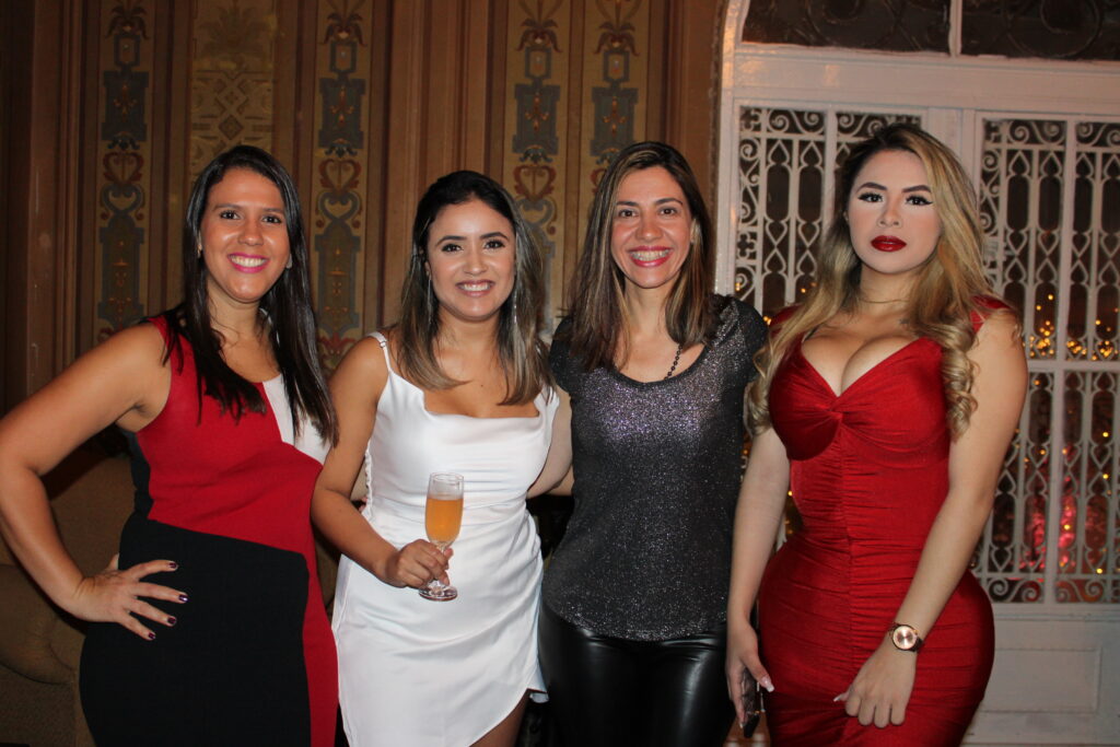 Michele Lehman e Andreza Viana, da CNT, Alessandra Tortora, da Hertz, e Raquel Satiko, da CNT Michele Lehman e Andreza Viana, da CNT, Alessandra Tortora, da Hertz, e Raquel Satiko, da CNT