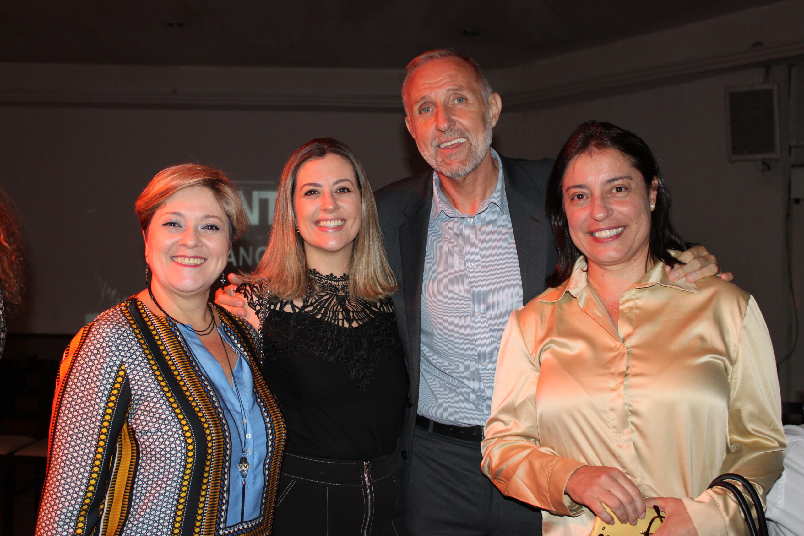 Nadia Kardouss, da Aviareps, Aretha Goulart, da Iberia e British Airways, Gustavo Esusy, e Luciana Longo, da Avianca Nadia Kardouss, da Aviareps, Aretha Goulart, da Iberia e British Airways, Gustavo Esusy, e Luciana Longo, da Avianca