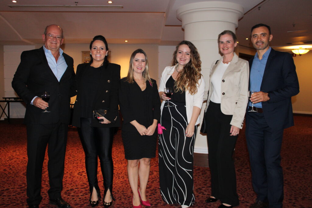 João De Nagy, Fernanda Belaunde, Luciana Lentini, Tamires Ribeiro, Paula MIloz e Lindoval Bernardo, do WTC