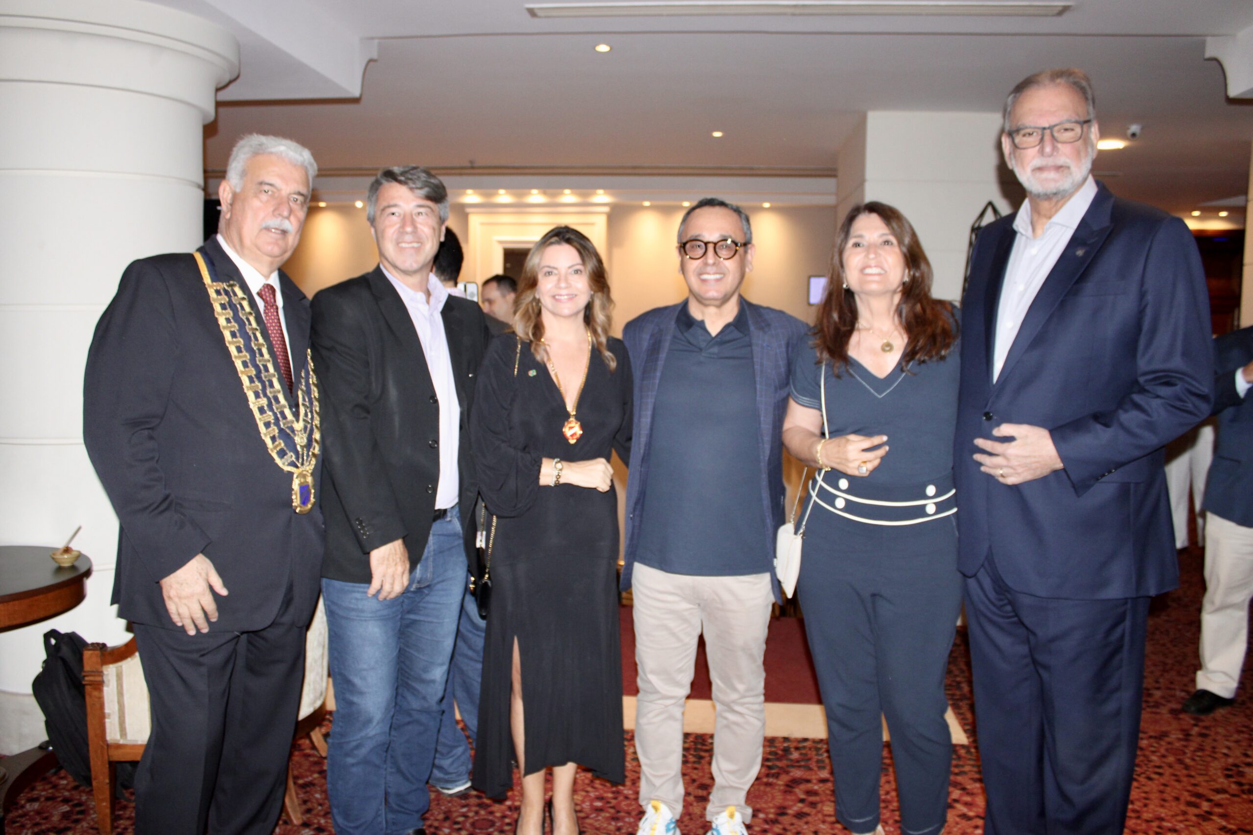 Walter Teixeira, do Skal, Carlos Bernardo, da Accor, Patrícia Servilha, da Skal, Beto Marques, da Gorilla Comunicação, Raquel Tahtouh, da IT Mice, e Ibrahim Georges Tahtouh, presidente da CNA EvTur Walter Teixeira, do Skal, Carlos Bernardo, da Accor, Patrícia Servilha, da Skal, Beto Marques, da Gorilla Comunicação, Raquel Tahtouh, da IT Mice, e Ibrahim Georges Tahtouh, presidente da CNA EvTur
