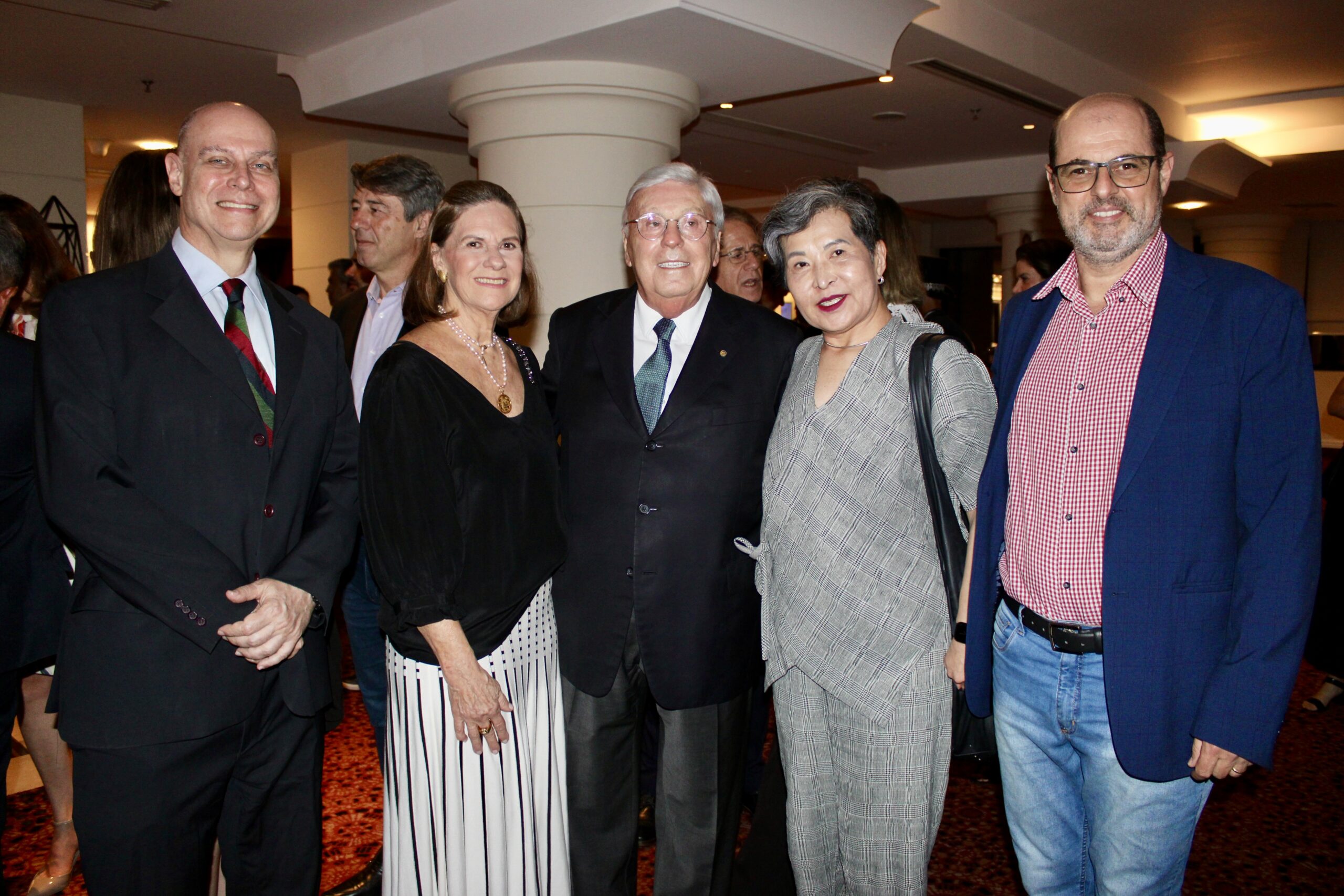 Lawrence Reinisch, do Reinisch Projects, Sônia Beni, Mário Beni, Beth Uada, do Anhembi Morumbi, e Alexandre Panosso, da USP Lawrence Reinisch, do Reinisch Projects, Sônia Beni, Mário Beni, Beth Uada, do Anhembi Morumbi, e Alexandre Panosso, da USP