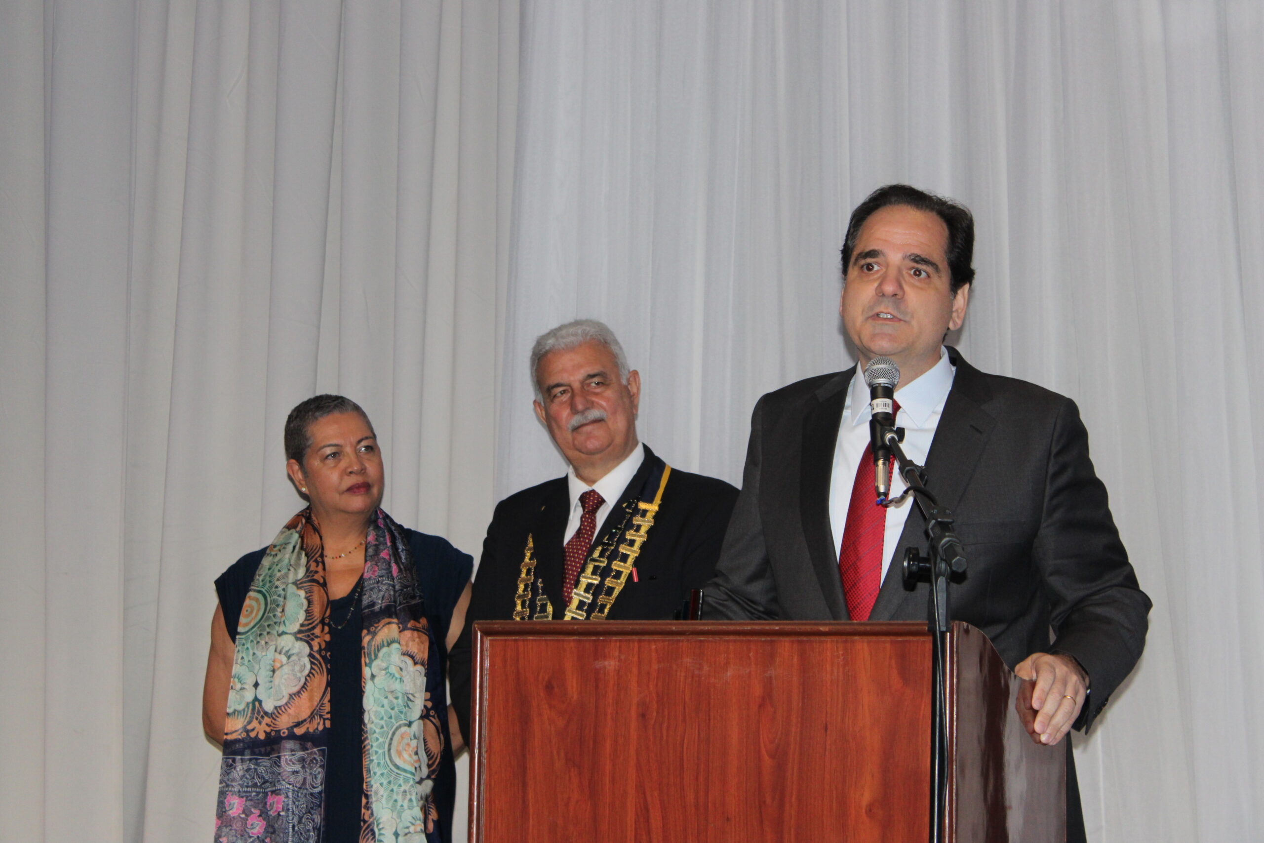 Eduardo Bernardes Eduardo Bernardes