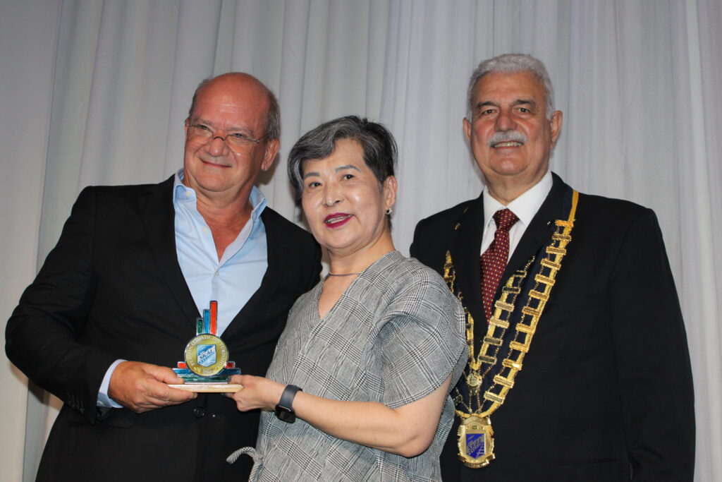 João de Nagy recebe o prêmio como Personalidade do Turismo Skal 2023