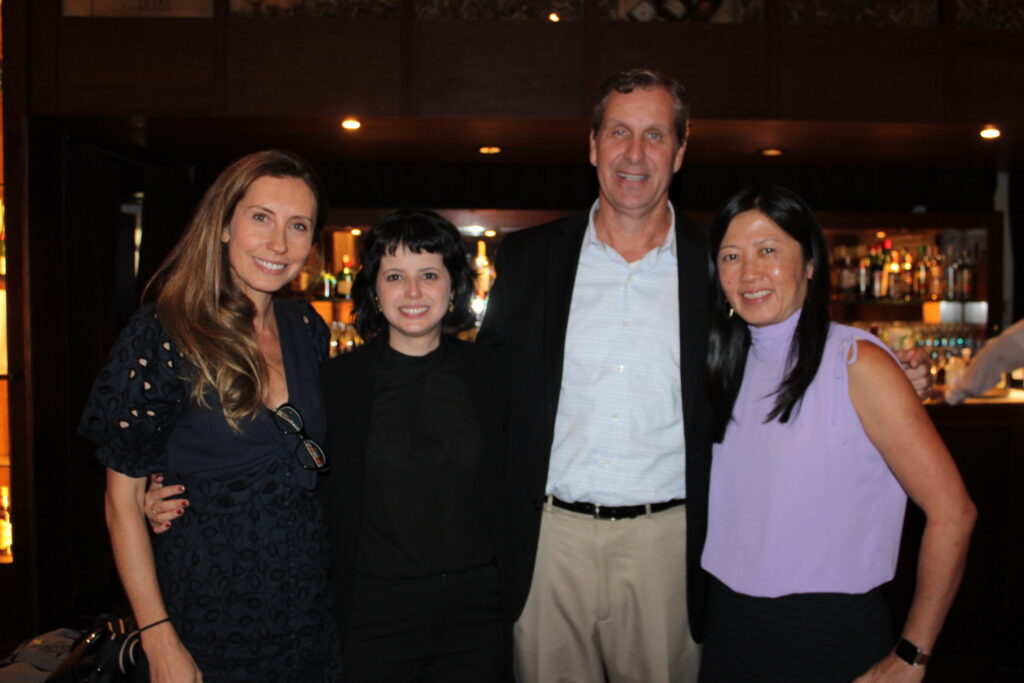 Juliana Pisani, Carol Almeida e Eric Marshall, da Universal, com Cristina Yoshida, do TudoAzul