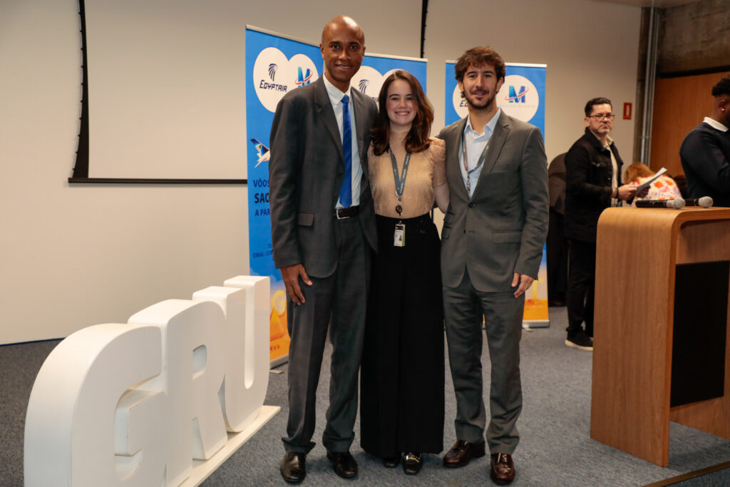 Luís Sobrinho, da Setur-SP, Maria Cecília, comercial de negócios aéreos do Aeroporto de Guarulhos, e João Pita, diretor comercial e de cargas da GRU AirPort Luís Sobrinho, da Setur-SP, Maria Cecília, comercial de negócios aéreos do Aeroporto de Guarulhos, e João Pita, diretor comercial e de cargas da GRU AirPort