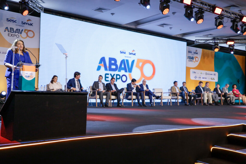 Magda Nassar na abertura da Abav Abav Expo 2023 cresce 30% e é oficialmente aberta em cerimônia no Rio de Janeiro