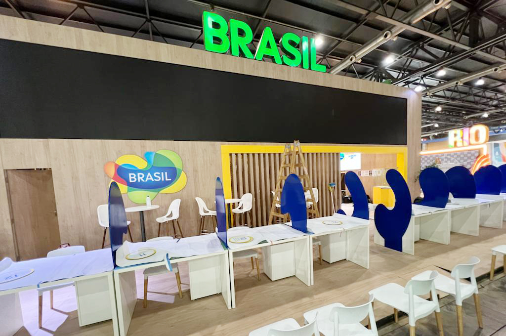 Mais uma do estande do Brasil Mais uma do estande do Brasil