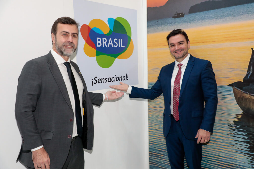 Marcelo Freixo, presidente da Embratur, e Celso Sabino, ministro do Turismo