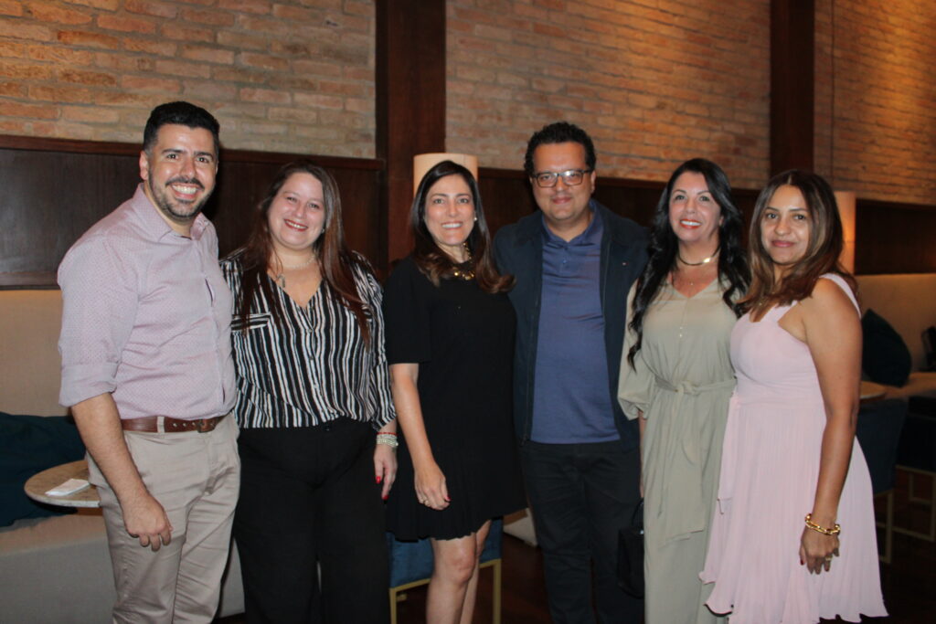 Raphael de Lucca, da Copa, Rafa Brown, do Visit Florida, Gabriella Cavalheiro, da Universal, Alberto Bacarin, da Orinter, Karla Santana, da Trade Tours, e Josy Ribeiro, de SunCoast