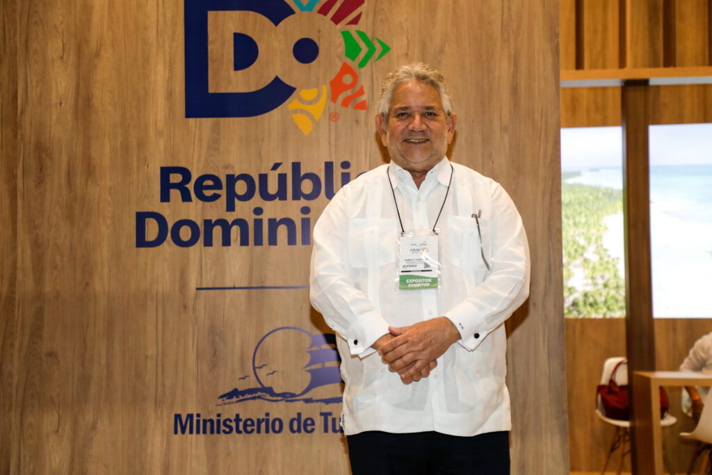 Roberto Henriquez, da República Dominicana