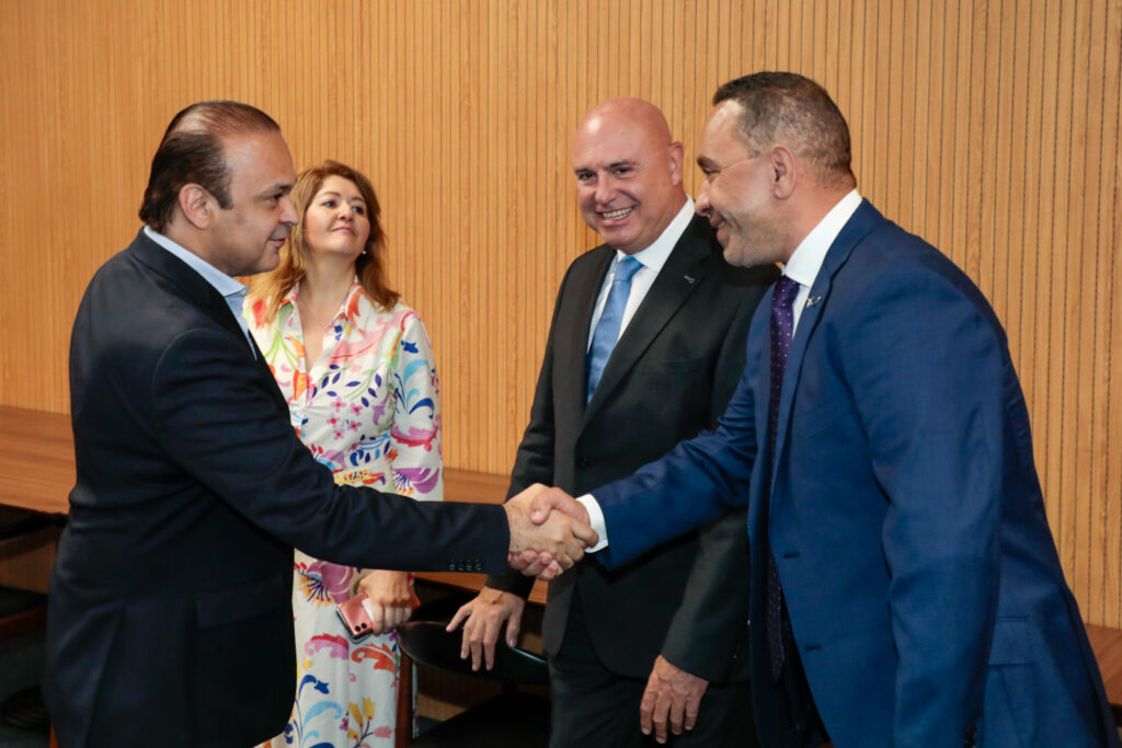 Roberto de Lucena, secretário de Turismo do estado de São Paulo, com Ahmed Anwer, CEO da Egypt Flights Brasil Roberto de Lucena, secretário de Turismo do estado de São Paulo, com Ahmed Anwer, CEO da Egypt Flights Brasil