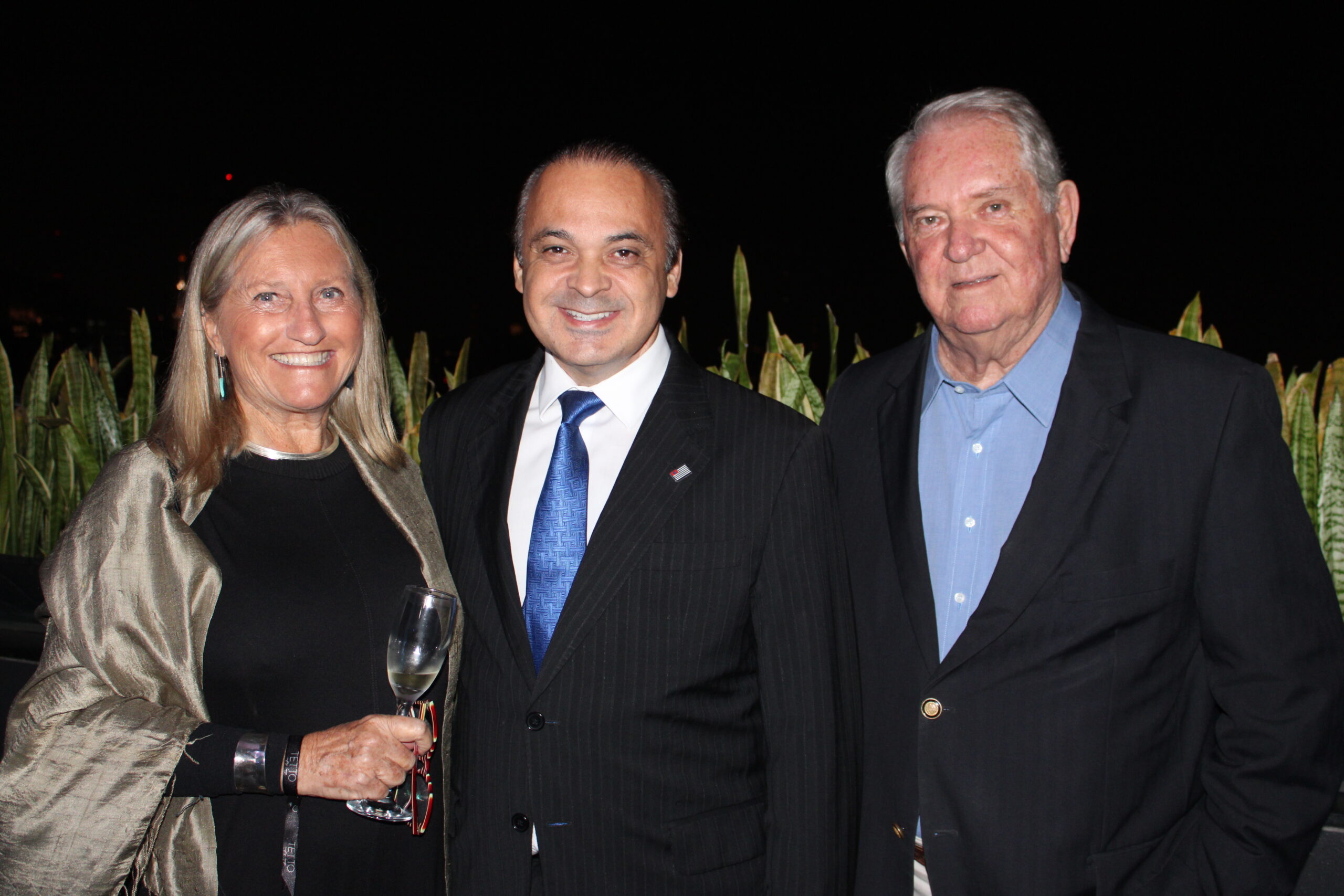 Rosa Masgrau e Roy Taylor, do M&E, com Roberto de Lucena, secretário de Turismo de São Paulo Rosa Masgrau e Roy Taylor, do M&E, com Roberto de Lucena, secretário de Turismo de São Paulo