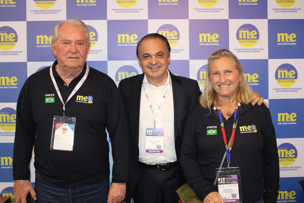 Roy Taylor e Rosa Masgrau, do M&E, com Roberto de Lucena, secretário de Turismo de São Paulo