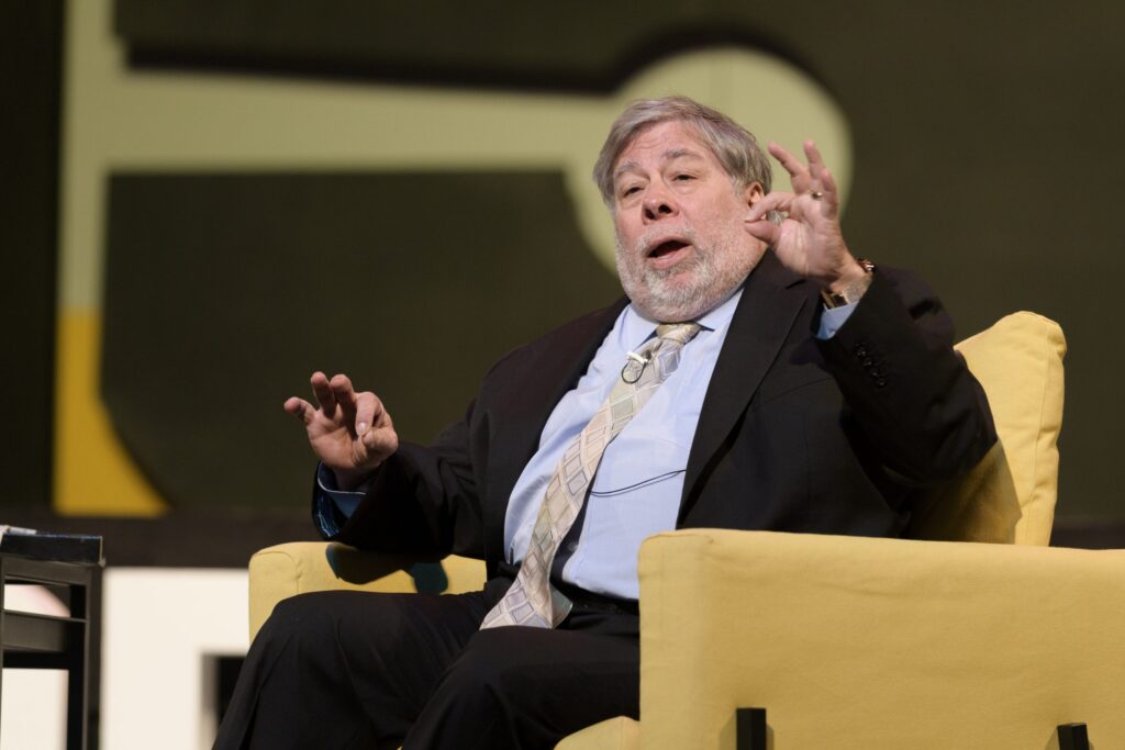 Steve Wozniak, cofundador da Apple, realiza palestra na Abav Expo nesta quarta (27) Steve Wozniak, cofundador da Apple, realiza palestra na Abav Expo nesta quarta (27)