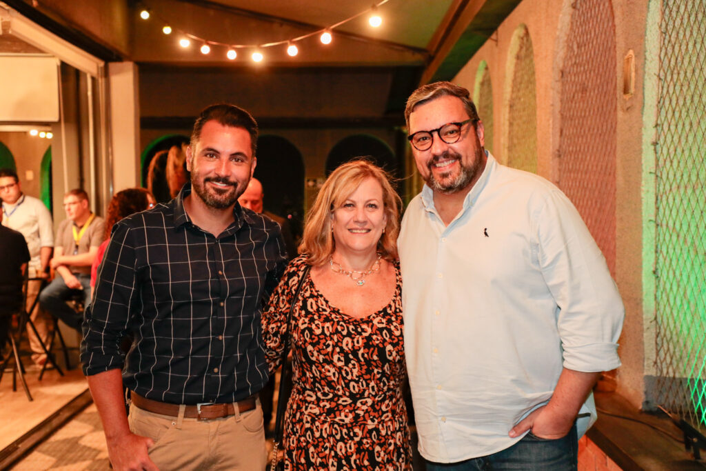 Tiago Grandizoli, da Ibéria BA, Cristiane Cortizo, da Copa Airlines, e Alexandre Mesquita, do Turismo de Portugal