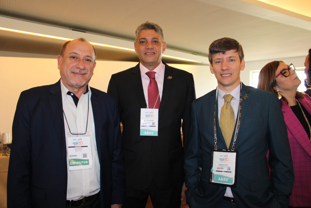 Toni Sando, presidente da Unedestinos, Rodolfo Ferreira, presidente da Abav-TO, e Marcelo Perim, da Abav Nacional