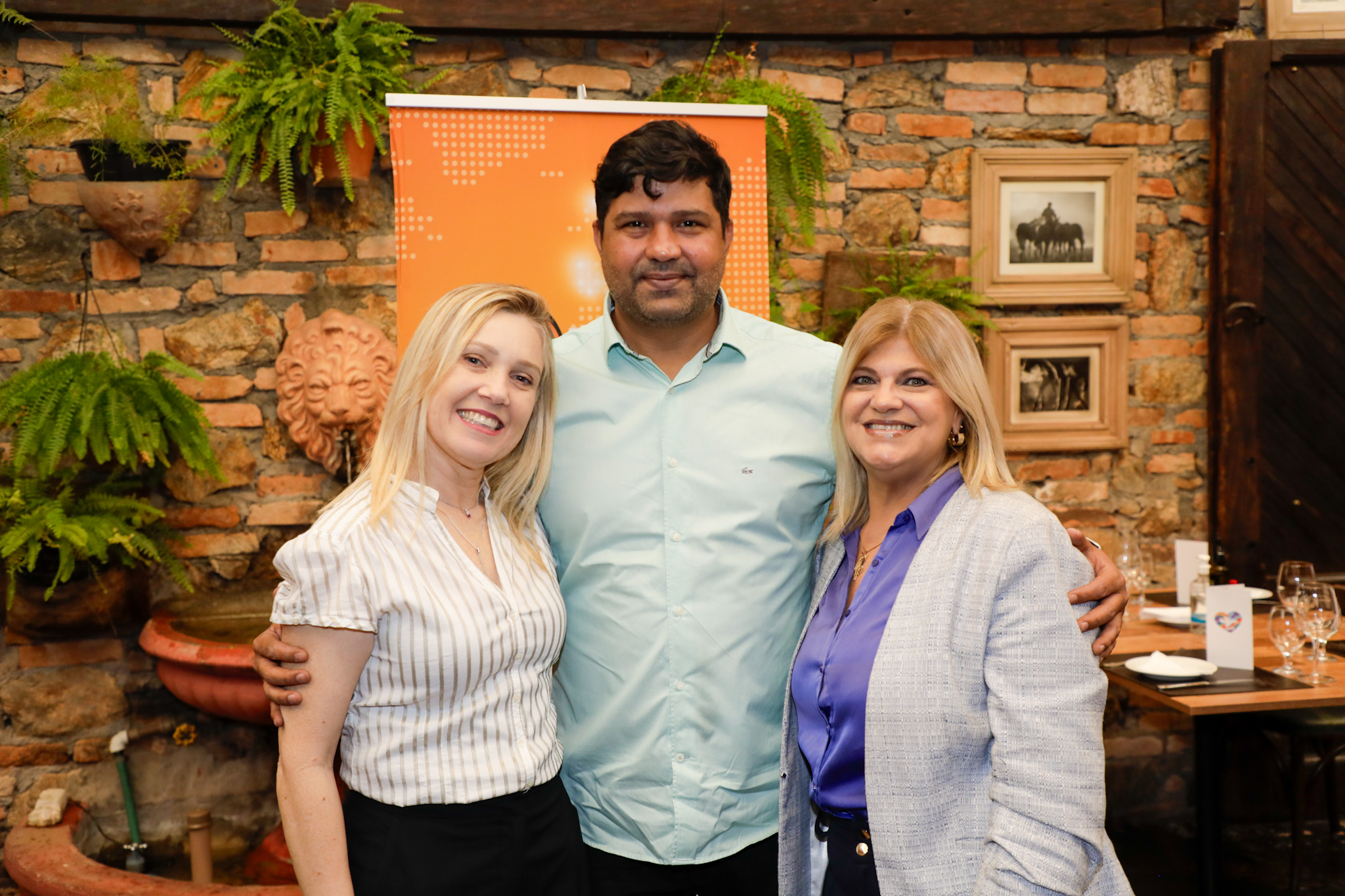Valéria Lopez, da AirlinePros, Leonardo Melo, da Aguia, e Rita Laruccia, da AirlinePros Valéria Lopez, da AirlinePros, Leonardo Melo, da Aguia, e Rita Laruccia, da AirlinePros