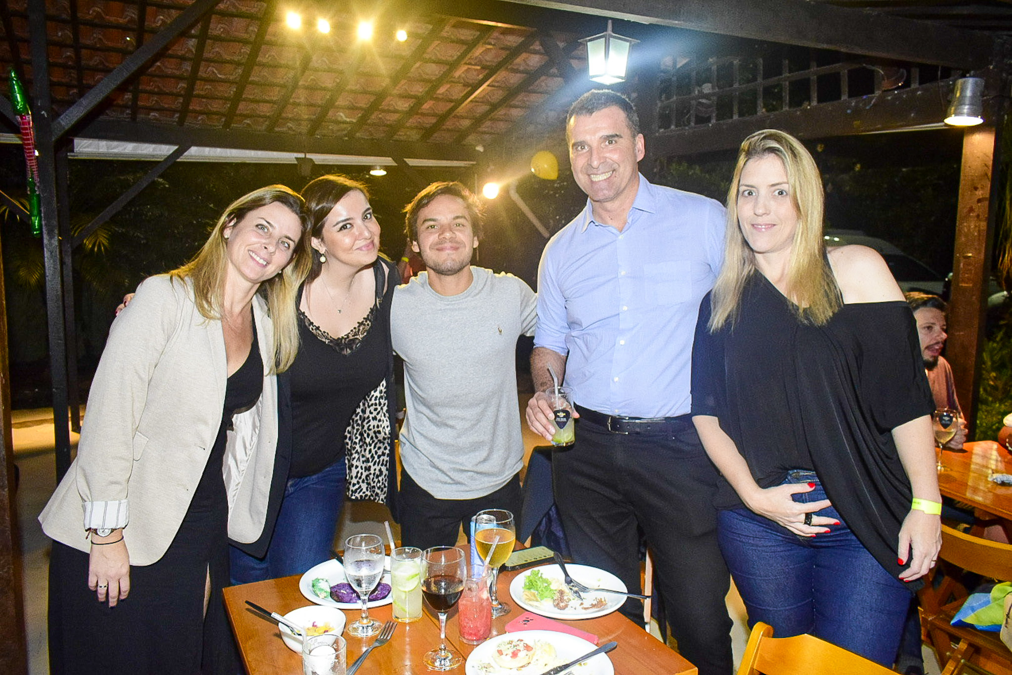Victoria Machado, da Rategain, Leyla Allahverdlyeva, Alonso Velarde, da Nuitee; Alex Moura, da Rategain e Gabriela Rico, da Nuitee Victoria Machado, da Rategain, Leyla Allahverdlyeva, Alonso Velarde, da Nuitee; Alex Moura, da Rategain e Gabriela Rico, da Nuitee
