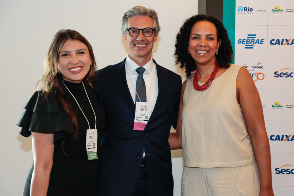Ana Lopes, do Mtur, Marco Ferraz, da Clia e Jurema Monteiro, da Abear