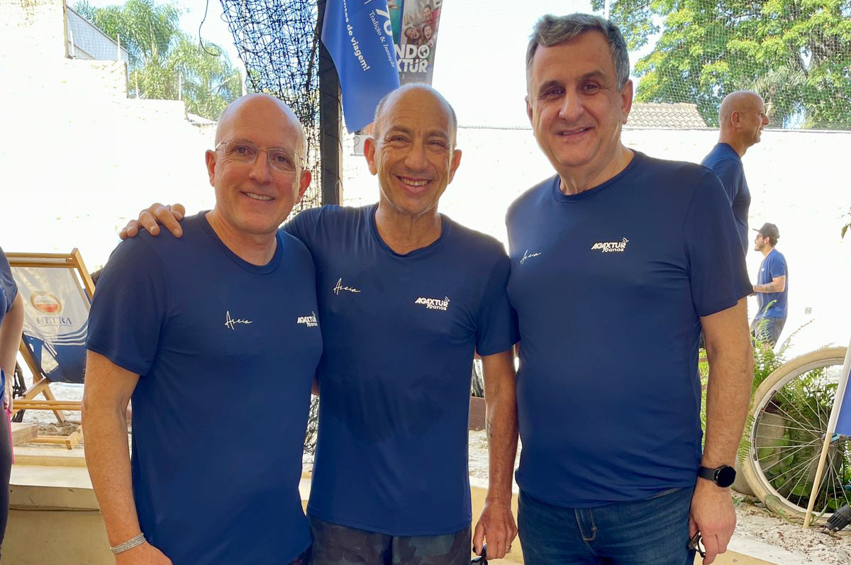 Roberto Adler, da ThinOptics, com Aldo Leone e Claiton Armelin Roberto Adler, da ThinOptics, com Aldo Leone e Claiton Armelin