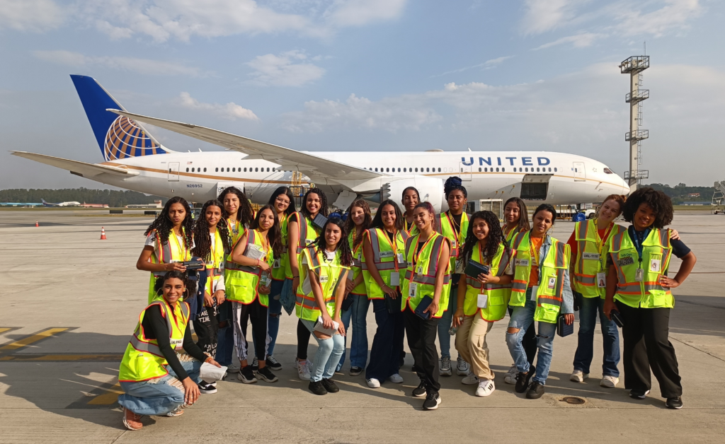unnamed 14 United Airlines realiza o “Dia das Meninas na Aviação” em Guarulhos