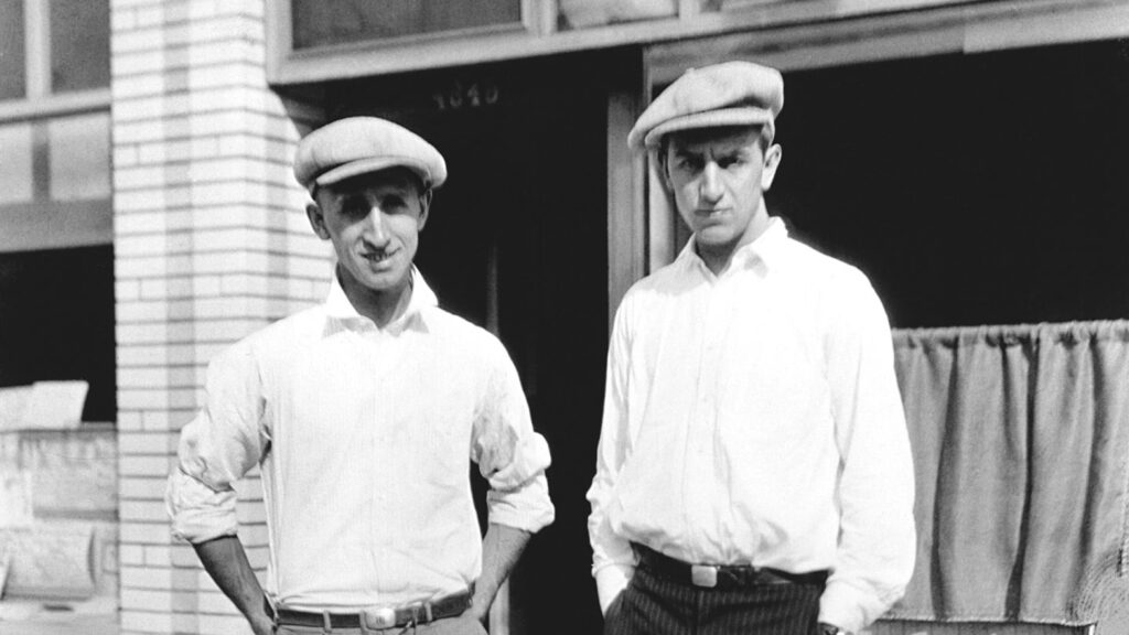 Walt Disney World Company comemora 100 anos de história; veja fotos marcantes
