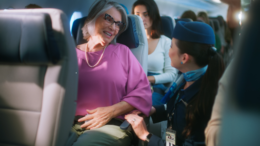 Azul lança nova campanha para destacar experiência a bordo; veja vídeos Azul lança nova campanha para destacar experiência a bordo; veja vídeos