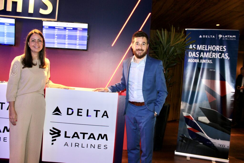 Aline Mafra, da Latam, e Danillo Barbizan, da Delta