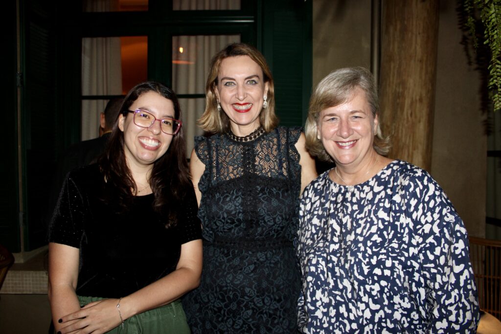 Ana Clemente e Luciane Leite, da Setur-SP, com Annette Taeuber, da Lufthansa