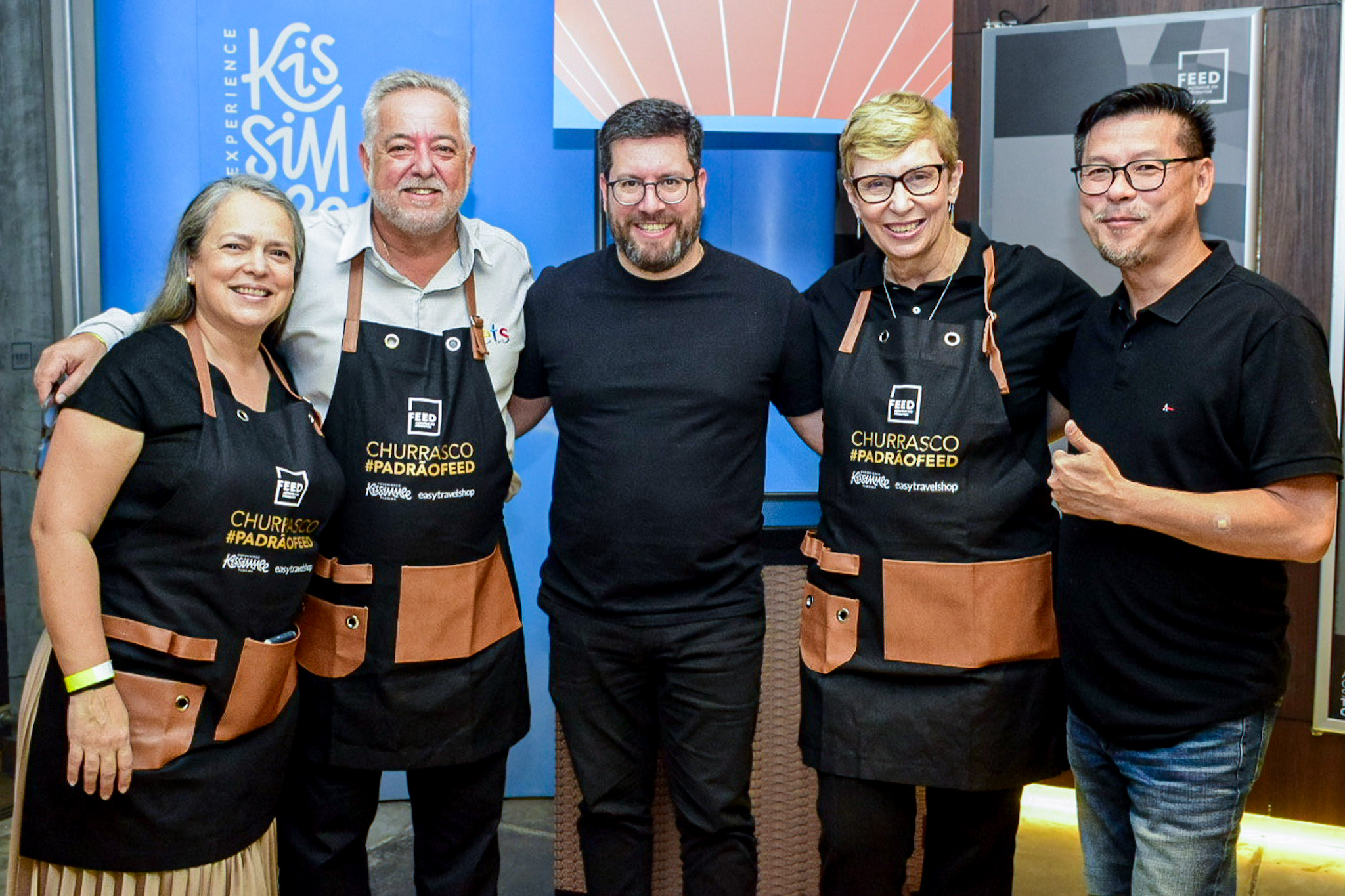 Ana Flávia Medina, de Kissimmee; Michel Barkoczy, da ETS; Renato Alves, da ViagensPromo; Bárbara Picolo, da ETS; e Valter Onish, da ViagensPromo Ana Flávia Medina, de Kissimmee; Michel Barkoczy, da ETS; Renato Alves, da ViagensPromo; Bárbara Picolo, da ETS; e Valter Onish, da ViagensPromo