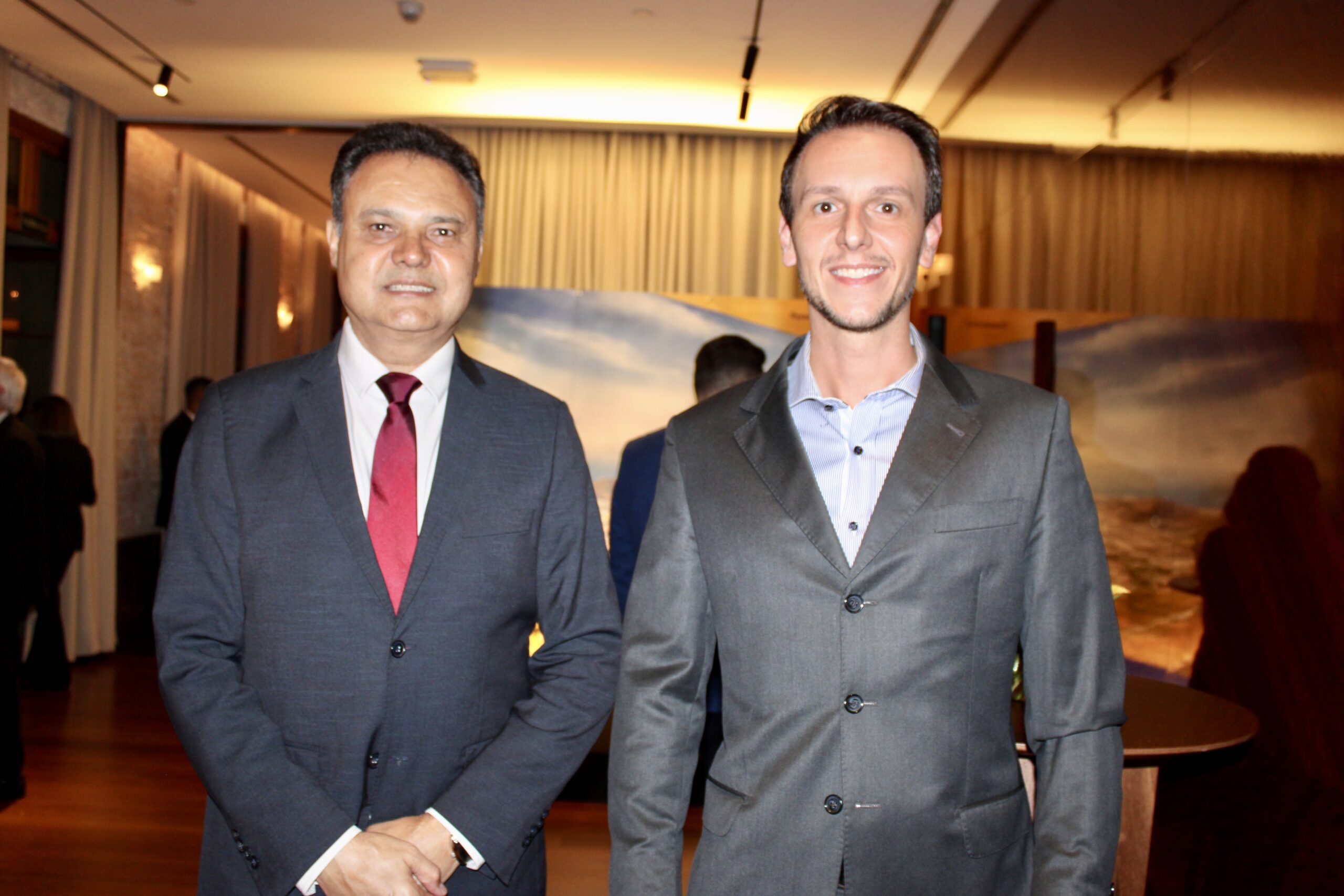Assis Leite, presidente da Avirrp, e Bruno Waltrick, presidente da Abav SP | Aviesp Assis Leite, presidente da Avirrp, e Bruno Waltrick, presidente da Abav SP | Aviesp